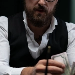 Профессиональный анализ блэкджека в казино с математическими стратегиями